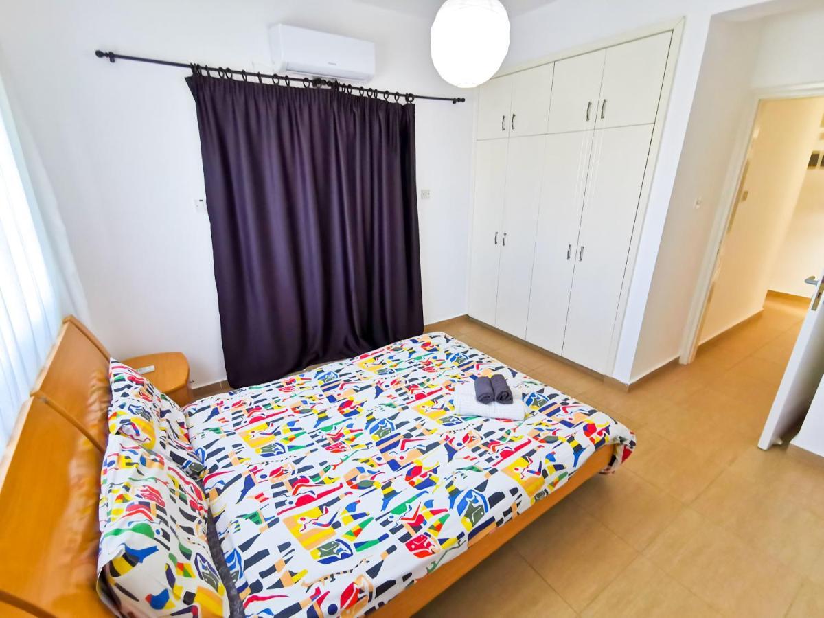 Off Course Seaview Apartment Larnaca Exterior photo